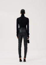 Load image into Gallery viewer, Cashmere turtleneck in black
