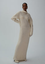 Load image into Gallery viewer, AW24 KNITWEAR 04 DRESS CREAM
