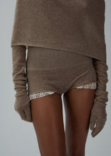 Load image into Gallery viewer, AW24 KNITWEAR 10 SHORTS BEIGE
