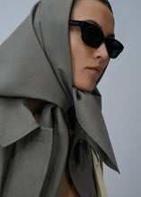 Load image into Gallery viewer, Belted cotton trench coat in grey
