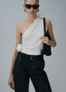 One shoulder tshirt in cream