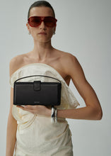 Load image into Gallery viewer, Apolonia bag in black leather
