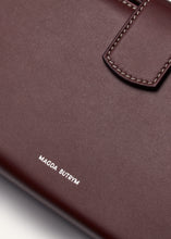 Load image into Gallery viewer, Apolonia bag in burgundy leather with flower charm
