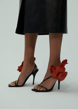 Load image into Gallery viewer, PF24 SANDALS BLACK FLOWER RED
