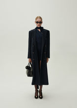 Load image into Gallery viewer, Long classic wool coat in navy
