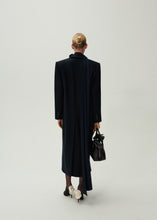 Load image into Gallery viewer, Long classic wool coat in navy
