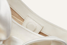 Load image into Gallery viewer, Micro vesna cream satin

