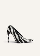 Load image into Gallery viewer, RE25 PUMPS PONY ZEBRA
