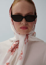 Load image into Gallery viewer, Rose print scarf in white
