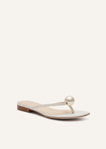 SS24 THONG SANDALS PEARL