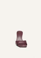 Load image into Gallery viewer, SS25 ESTONIA HEELS BURGUNDY
