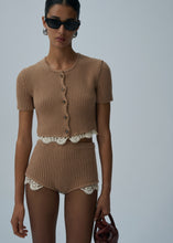 Load image into Gallery viewer, SS25 KNITWEAR 08 SHORTS CARAMEL
