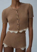Load image into Gallery viewer, SS25 KNITWEAR 08 SHORTS CARAMEL

