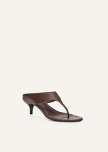 Load image into Gallery viewer, SS25 THONG HEEL SANDALS BROWN
