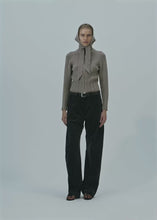 Load and play video in Gallery viewer, PF25 KNITWEAR 02 SWEATER BEIGE
