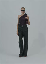 Load and play video in Gallery viewer, PF25 TSHIRT 01 BORDEAUX
