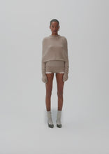 Load and play video in Gallery viewer, AW24 KNITWEAR 10 SHORTS BEIGE
