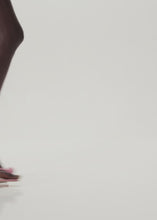 Load and play video in Gallery viewer, Wedge flower sandals in pink leather
