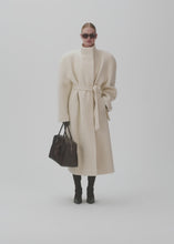 Load and play video in Gallery viewer, AW24 COAT 04 CREAM
