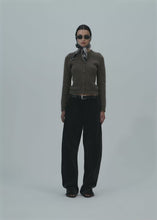 Load and play video in Gallery viewer, PF25 KNITWEAR 06 SWEATER BEIGE
