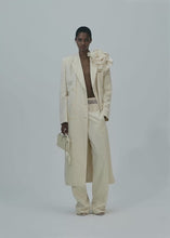 Load and play video in Gallery viewer, PF25 COAT 03 CREAM
